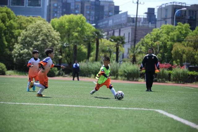 廷伯闪耀全场，助阿森纳3-0战胜里尔
